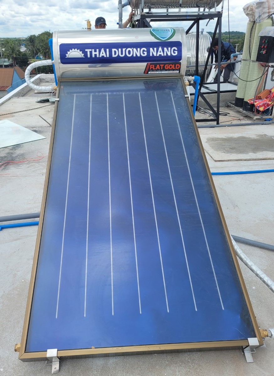 Máy nước nóng năng lượng mặt trời Tấm Phẳng Sơn Hà 150L
